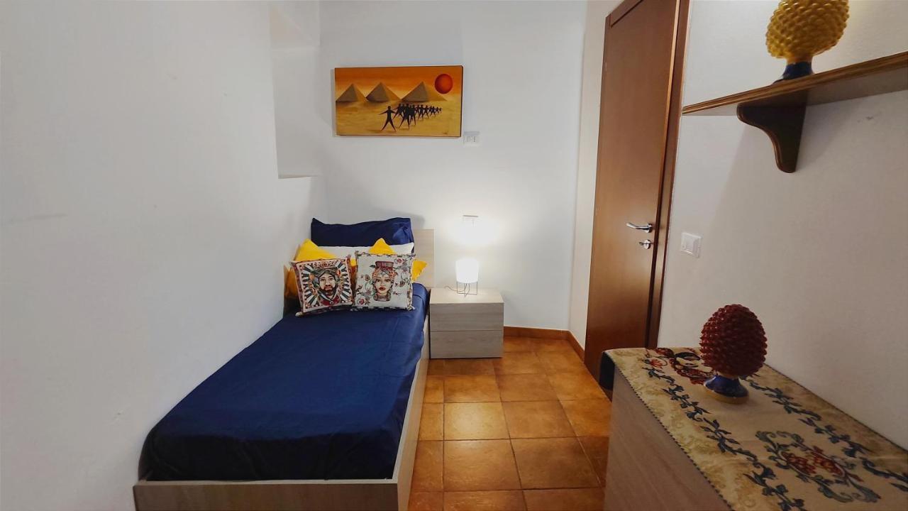 Porto Centro Storico Spiaggia Wi-Fi&Self Check-In カステッランマーレ・デル・ゴルフォ エクステリア 写真